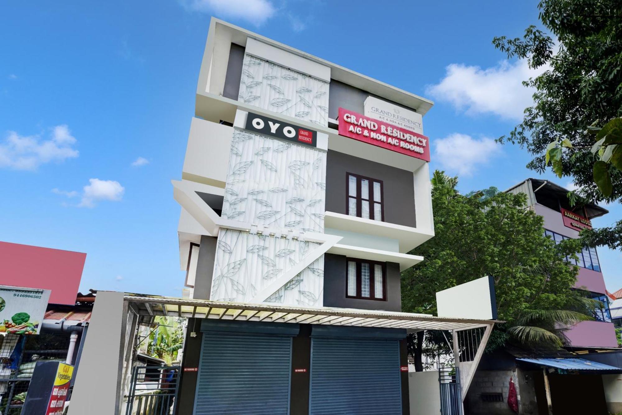 Hotel O Grand Residency Ambalapulai Esterno foto